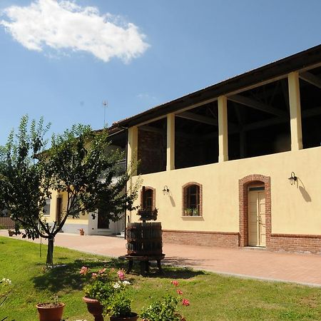 B&B La Coccarda CastellʼAlfero Eksteriør billede