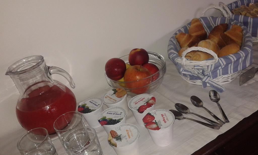 B&B La Coccarda CastellʼAlfero Eksteriør billede